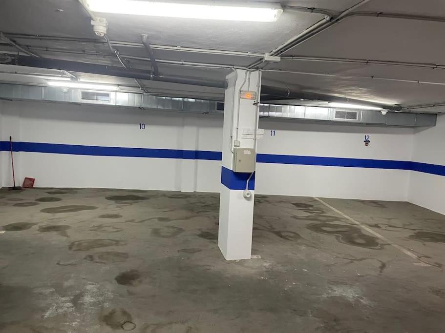 Centro Con Parking Apartment *